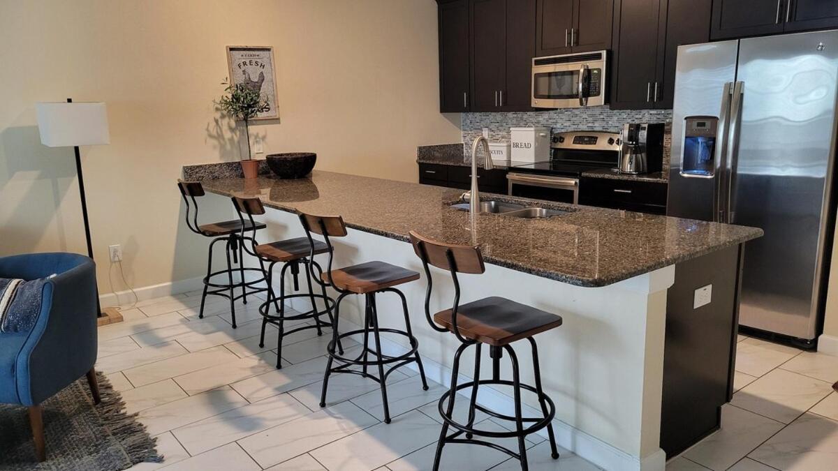 4 Bedroom Private Lakefront Town Home At Storey Lake Near Disney World Parks Kissimmee Zewnętrze zdjęcie