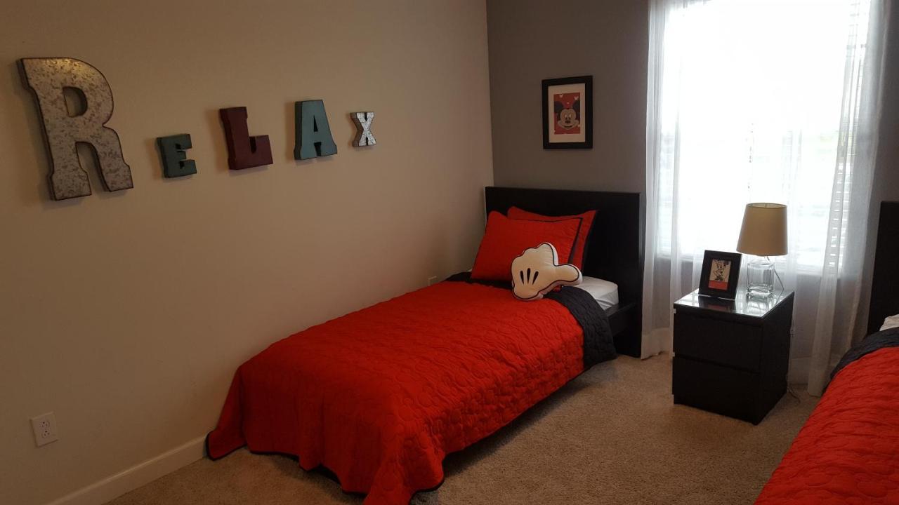 4 Bedroom Private Lakefront Town Home At Storey Lake Near Disney World Parks Kissimmee Zewnętrze zdjęcie